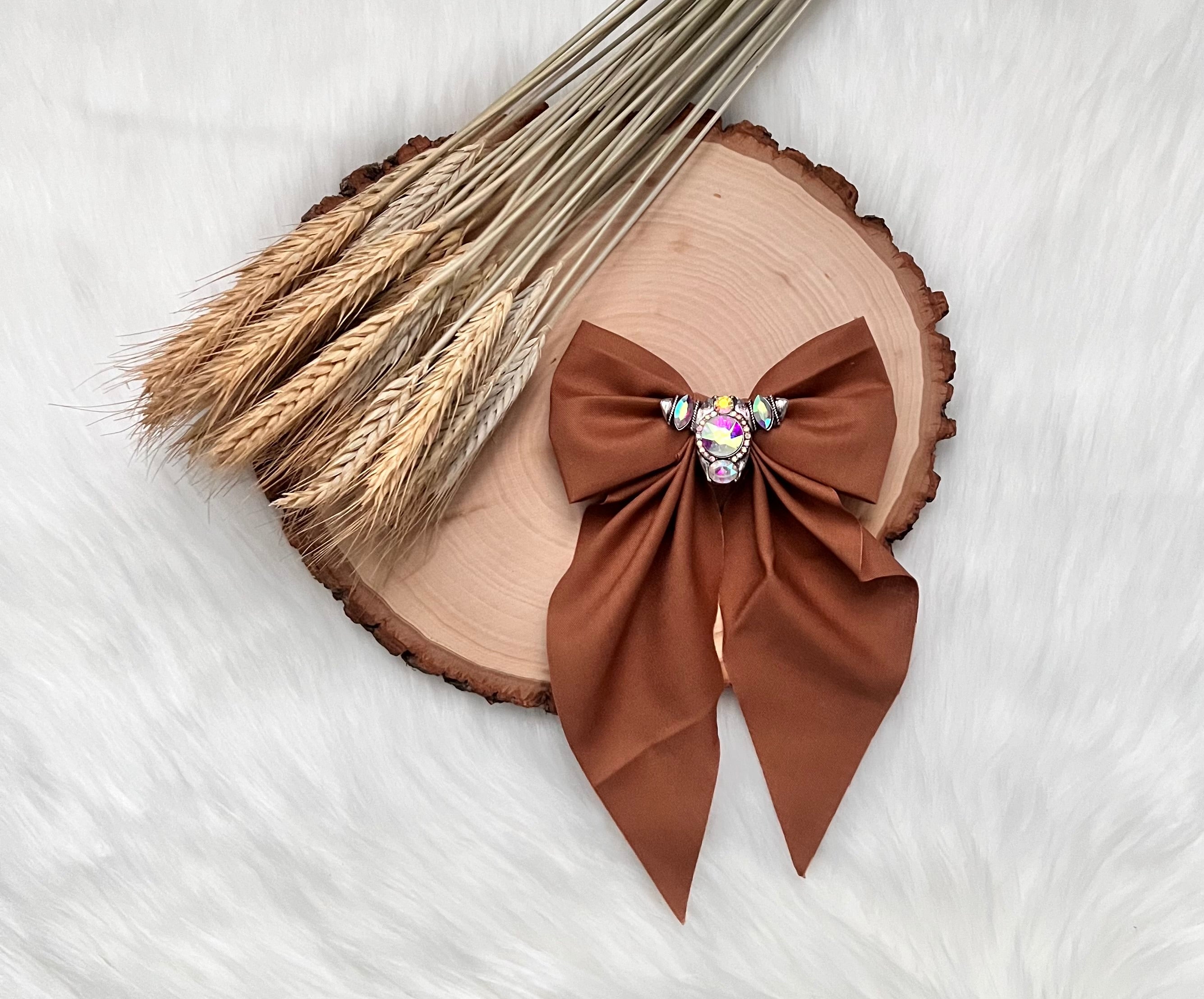 Hazelnut Bow